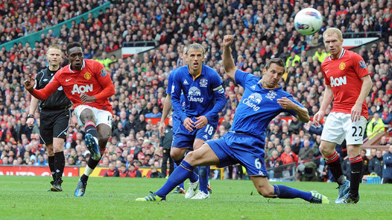 VIDEO A venit ca adversar al clubului la care s-a consacrat, dar s-a făcut de râs!** Nici arbitrul nu l-a iertat :) 