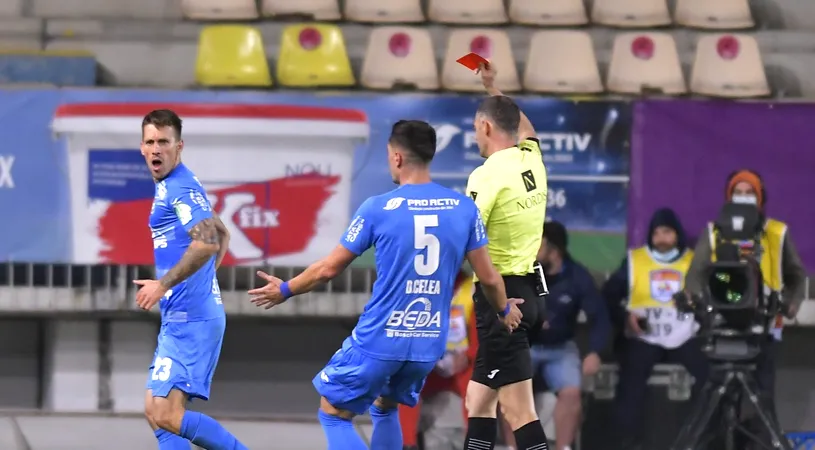 Probleme mari pentru Chindia în meciul cu FCSB! Echipa lui Emil Săndoi rămâne în 10 oameni după eliminarea lui Milan Kocic, care l-a luat pe sus pe Valentin Crețu! | VIDEO