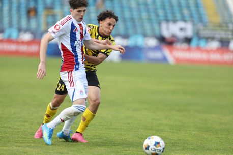 Poza pentru articolul Sfidare maximă la Universitatea Craiova! Un jucător a venit îmbrăcat cu tricoul FCSB-ului în cantonamentul echipei. Cum a reacționat clubul