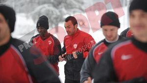 Rullo ar putea debuta pentru Dinamo în meciul cu Astra!** Țălnar vrea să-l arunce în teren din primul minut: "E un jucător foarte bun"