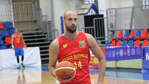 Au umplut coșul! Cu Burlacu pe bancă, Steaua a obținut o victorie imensă în Liga Națională de baschet. "Militarii" au învins campioana en-titre după ce au condus tot meciul