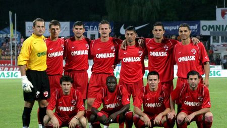 "Câinii" își schimbă blana. Dinamo renunță la NIKE după 11 ani. Surpriză uriașă! Cine va fi noul sponsor tehnic al dinamoviștilor și cum și-au schimbat echipamentul în ultimii 20 de ani. FOTO