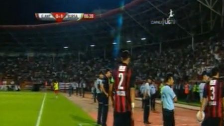 VIDEO** Gaziantep - Bursa, suspendat după ce un arbitru a fost rănit de un obiect aruncat din tribună