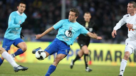 Campioană,** caut sponsor