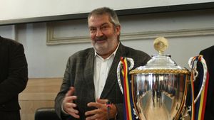 Fostul primar al Timișoarei Gheorghe Ciuhandu, urmărit penal în dosarul finanțării Poli Timișoara