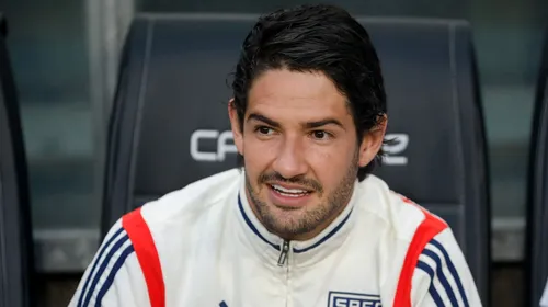 Alexandre Pato cere o vilă cu piscină privată și măsuri de securitate speciale pentru a semna cu clubul irakian de fotbal Al Diwaniya!