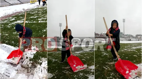 Imagini emoționante înainte de Dinamo – Gaz Metan! DDB a chemat suporterii să dea zăpada de pe terenul din „Ștefan cel Mare”! Și cei mai mici au pus umărul la treabă | FOTO & VIDEO EXCLUSIV