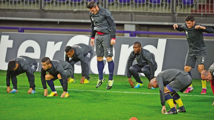 Patru români care au jucat în Ligă prefațează întâlnirea dintre Schalke și Steaua: "Presiunea e pe ei"