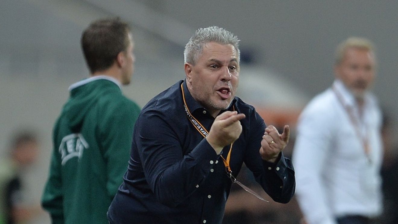 Probleme pentru Astra: Șumudică și-a depus memoriu! Buduru: "La fel au făcut și anumiți jucători!" Cei cinci fotbaliști din lotul campioanei care își cer drepturile salariale