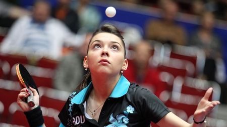Un, dos, tres. Naționala feminină a învins Spania în meciul de debut la Europenele de tenis de masă. "Acum vine greul, cu Polonia"