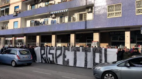 Fanii lui Napoli și-au pierdut răbdarea! Mesajele afișate la antrenamentul jucătorilor lui Ancelotti: ”Ne vedem la discotecă”