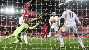 Liverpool, lecție de fotbal fără cinci titulari! Spectacol cu Jota și Firmino și record pe Anfield după victoria cu Leicester