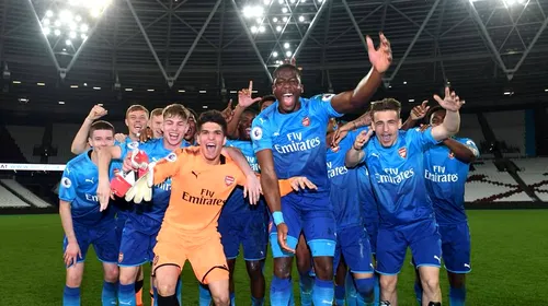 FOTO | Vlad Dragomir e campion în Anglia! Arsenal a câștigat campionatul la juniori. Ce mesaj a transmis căpitanul naționalei U19 după această performanță