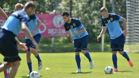 Reghecampf i-a făcut o promisiune fermă, dar fotbalistul i-a "interzis" să se țină de ea: **nu poate nici să viseze să mai joce la Steaua