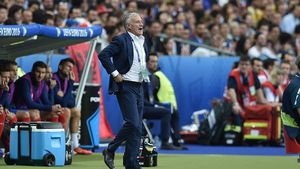 Deschamps empatizează cu tricolorii: "E dureros pentru voi! Românii vor spune că rezultatul a fost injust" Alibec și alți trei români, remarcați de selecționerul Franței