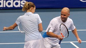 Graf și Agassi vor susține un meci demostrativ la inaugurarea noului teren  de la Wimbledon