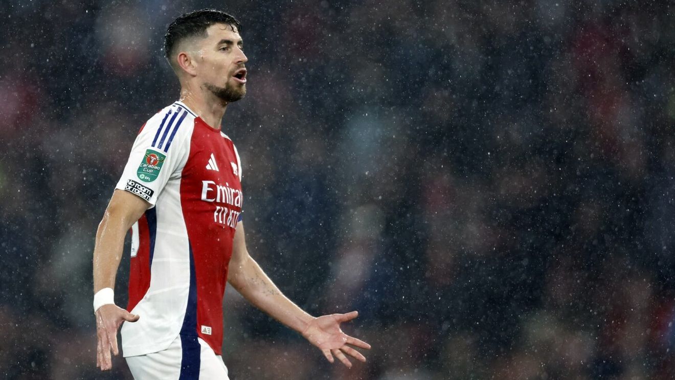 Triunghi amoros cu bucluc! Logodnica fotbalistului s-a dus peste o fostă iubită a acestuia, aproape de miezul nopții: „Am rămas șocată când am văzut cine îmi bate la ușă. Am lăsat-o înăuntru, apoi...”