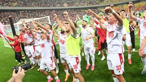 S-a lăsat de fotbal după ce a dus-o pe Dinamo în Superliga și acum e antrenor de fitness!