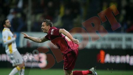 Lider în șoaptă!**