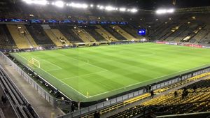 Nemții nu înțelegeau ce scrie în mesajul în limba română care a apărut la meciul Borussiei Dortmund
