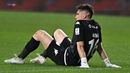 Gafă incredibilă a lui Blazek și Aioani: Sepsi deschide scorul în secunda 42 a meciului cu Rapid București!
