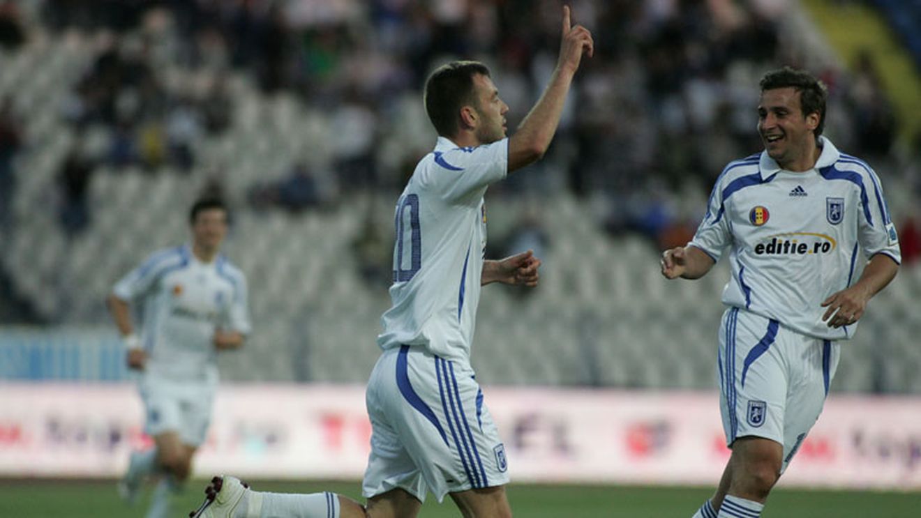 Dina: „Sper să nu mă mai certe fanii"