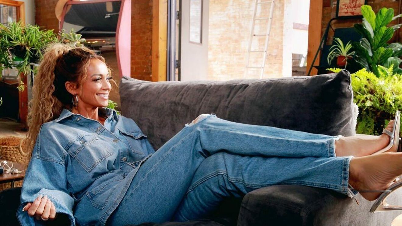 Cea mai frumoasă prezentatoare de sport din lume a decis să se bată cu o vedetă controversată! Lupta anului se va da între două femei