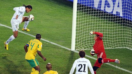 Parreira: "Busacca nu merită să fie la CM!" | Tabarez: "Nu am câștigat datorită arbitrului"