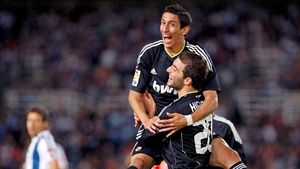 VIDEO Di Maria a "pictat" un gol la vinclu pentru Real! Vezi cum s-a chinuit Madridul să treacă pe primul loc!