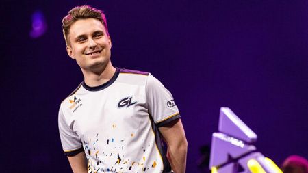 Mihai „iM” Ivan vorbește la Esports Summit despre ce înseamnă să fii un jucător profesionist de Counter Strike: Global Offensive