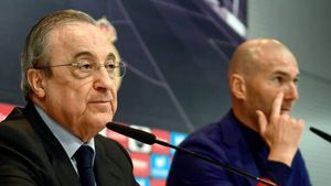 Zidane nu se lasă: el va fi noul "galactic"! Real Madrid a obținut acordul pentru transferul jucătorului de 100 de milioane de euro! 