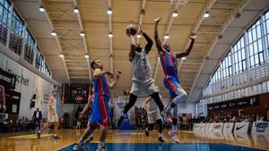 Un campion mondial, european și vicecampion olimpic e noul antrenor al Laguna Sharks, echipa de baschet din București!