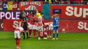 Fault criminal! Bancu, intrare iresponsabilă la Sivis: a luat roşu direct în Dinamo - Universitatea Craiova