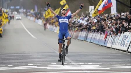 Curse cicliste "Monument" înaintea Turul Italiei și Turului Franței. Olandezul Niki Terpstra a câștigat într-o manieră fantastică o cursă cu 18 cățărări prevăzute în ultimii 150 de kilometri