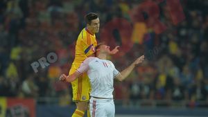 Cornel Dinu critică strategia lui Pițurcă: "N-a avut inspirație. Am jucat cu 3-4 jucători în minus"