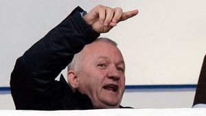 Porumboiu: "Unii AU SALUTAT decizia CEx, nu vor arbitri străini" Daniel Stanciu, misiune specială în Golf!:)