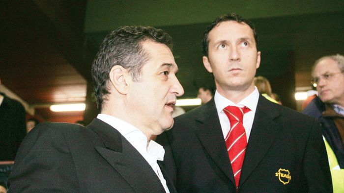 „Michele, de ce te-ai luat de Argăseală?"