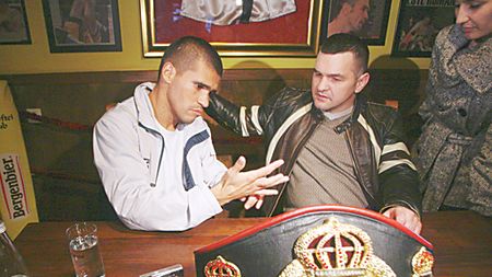 Balbi, fără un os la mâna dreaptă