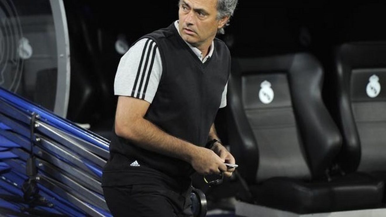 Mourinho și-a semnat demisia printr-un simplu gest! Perez a luat foc când a înțeles 'aroganța'** Cei 3 antrenori care pot veni la Real din vară