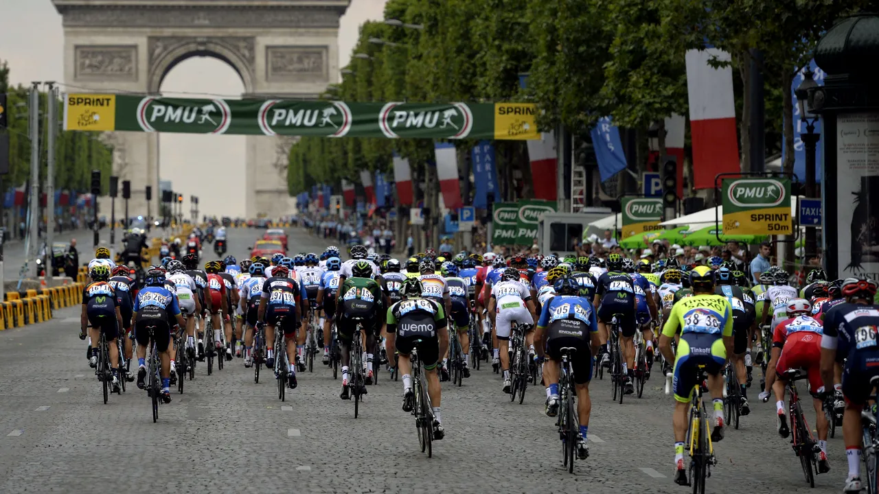 Focuri de armă la Paris înaintea ultimei etape a Turului Franței! Un șofer suspect este dat în urmărire generală