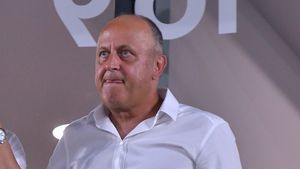 Dan Șucu, ironizat de fostul conducător de la Rapid: „Ne-a păcălit puțin, 3 milioane s-au făcut vreo trei sute de mii” | VIDEO EXCLUSIV ProSport Live
