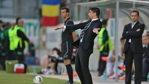 Nervi în Giulești: Lucescu și Petre, eliminați la pauză!