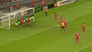 FOTO Ce șansă a avut Rusescu!** "Rauuul, nu așa!" Ce i-a spus Reghe atacantului, imediat după ratare: