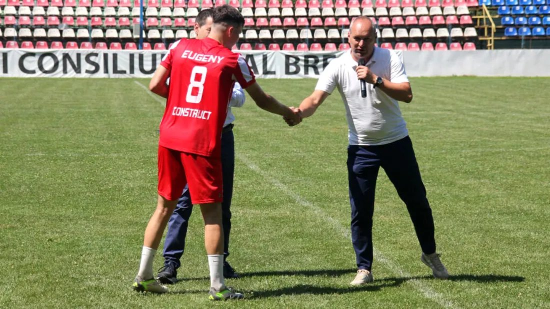 Se schimbă antrenorul la Tricolorul Breaza. Marius Vișan a renunțat la poziția de ”principal”, rămâne în cadrul clubului și-și arată susținerea pentru noul ales!