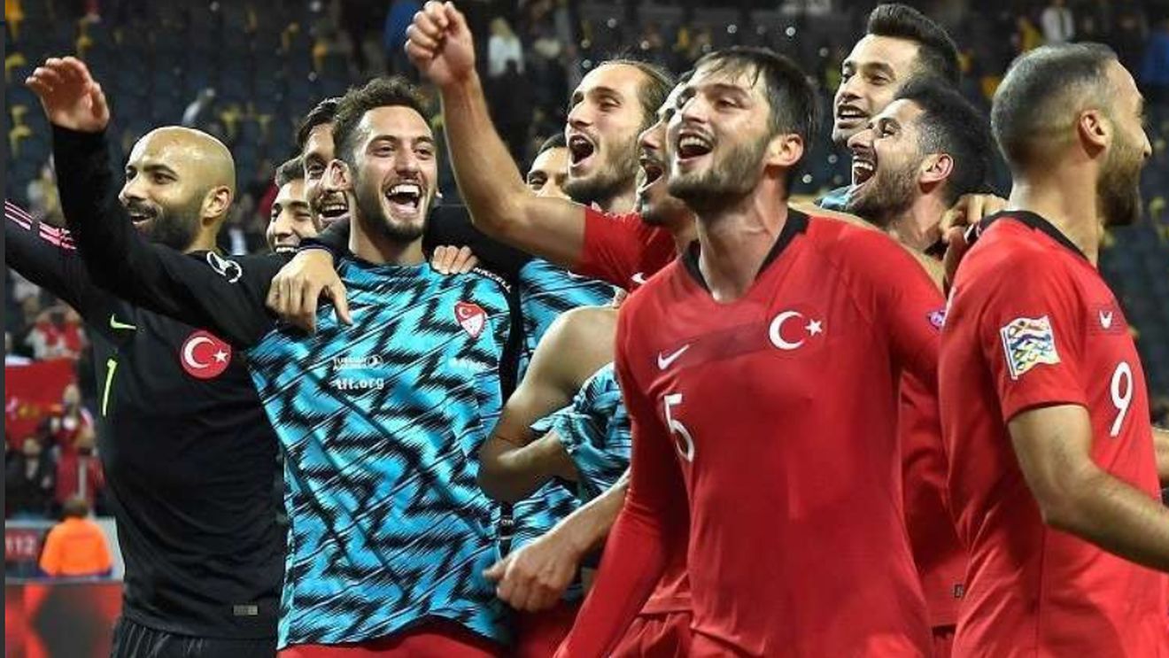 Mircea Lucescu a mai câștigat timp! Victorie incredibilă pentru Turcia în Suedia. Cum s-a terminat partida după ce nordicii au condus cu 2-0