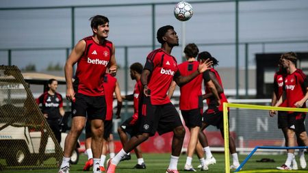 Suma astronomică pe care o primește Manchester United de la sponsorul pentru echipamentele de antrenament