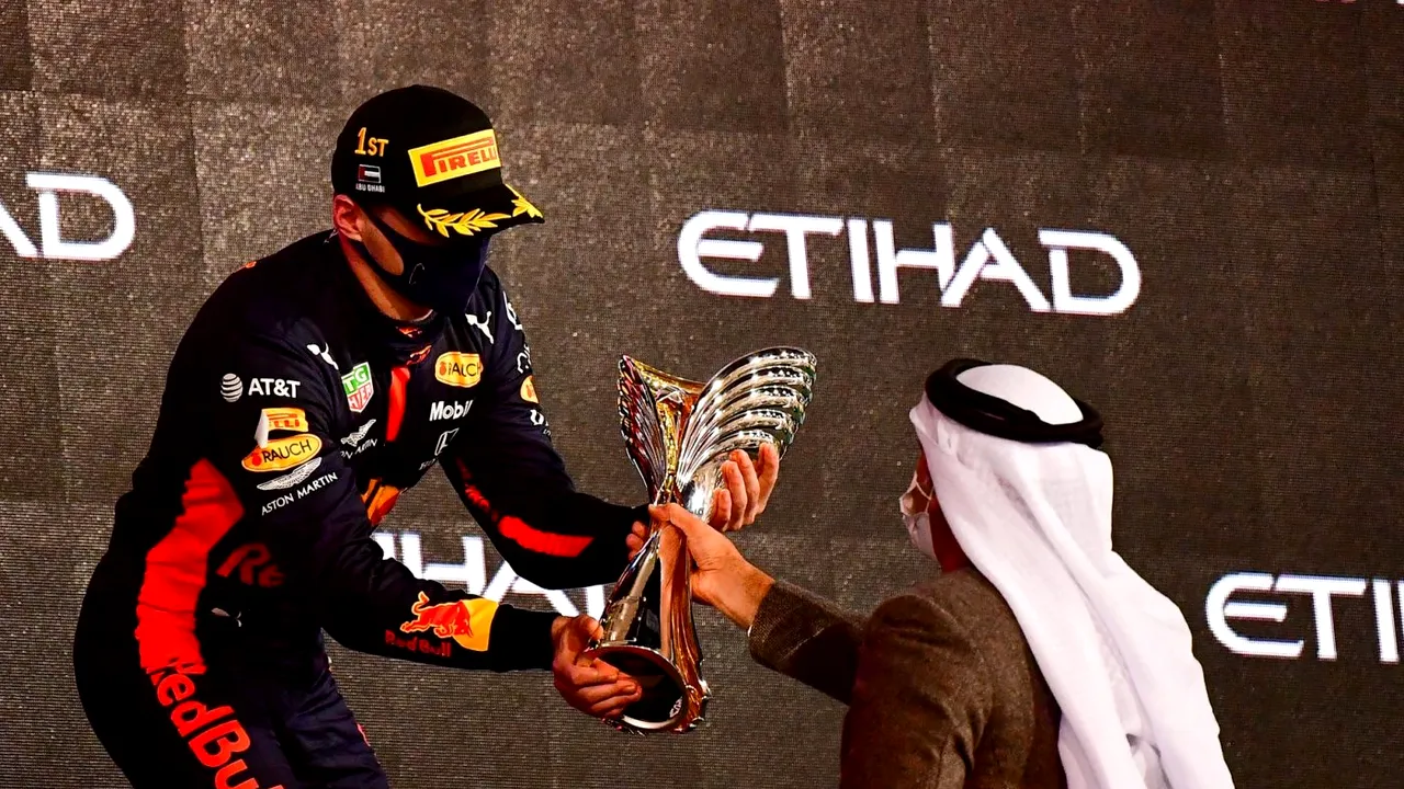 Max Verstappen, victorie clară în ultima cursă a sezonului din Formula 1! Podiumul de la Abu Dhabi. Cum arată clasamentele finale