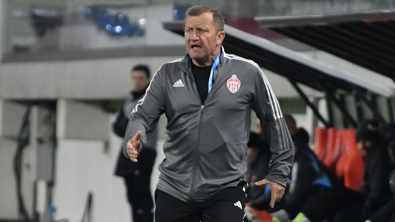 Dorinel Munteanu, mesaj dur pentru fotbaliștii săi după debutul dezastruos la Sepsi: „Repriza cadourilor! Au marcat pe greșeli personale”