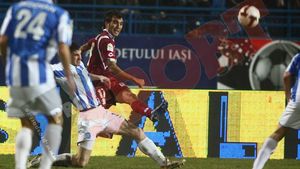 I-a înnegrit de supărare**