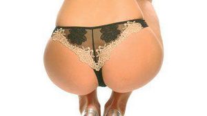 GALERIE FOTO Alina Borcea, sexy pe Facebook